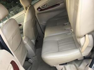 Bán xe Innova 2007 số sàn máy xăng màu bạc xe zin đẹp.