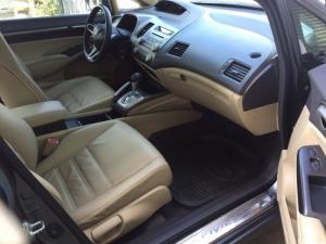 Cần bán Honda Civic 2009, AT số tự động. Màu xám sang trọng