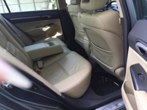 Cần bán Honda Civic 2009, AT số tự động. Màu xám sang trọng