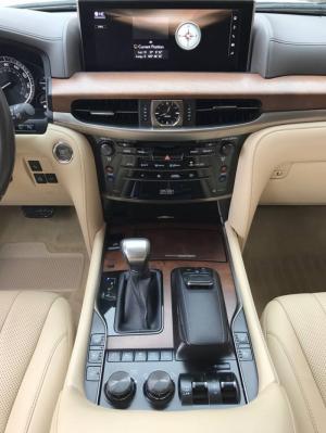 Lx570 2016 trắng