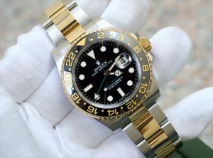 Mẫu số 2 - GMT- Master II(Black & Gold)
Hàng Malaysia, new 100%, fullbox, đủ phụ kiện, nguyên tem.
Còn thẻ Bảo hành 24 tháng. Máy cơ, Automatic chạy tự động.
Giá thị trường: 1.692USD - Giá bán: 7.500.000đ