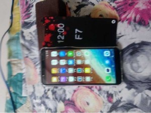 Oppo F7 Đen 64 GB