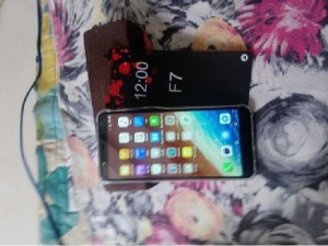 Oppo F7 Đen 64 GB