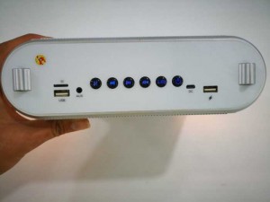 Loa Xách Tay Mini M18 Kèm 2 Mic Tặng 2 Đèn Chiếu Sao