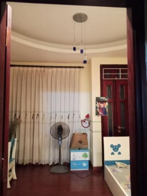 Kinh doanh Phố Nguyễn Thái Học 40 m xây 4 tầng mặt tiền rộng