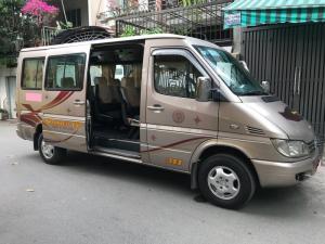 Mercedes Sprinter 311 ESP đời 2012 dầu số sàn màu hồng phấn