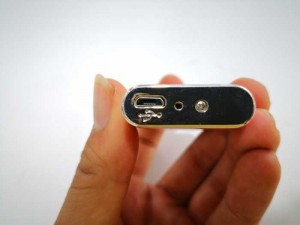 Bật lửa sạc điện JOBON có thể sạc bằng cách sử dụng USB Slot và không cần nạp vào bất kỳ nhiên liệu nào cho bật lửa.