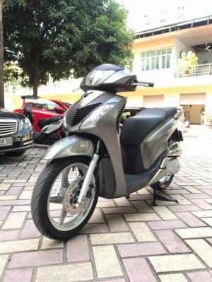 Xe máy SH 125i đăng kí lần đầu 2011 , giấy tờ chính chủ