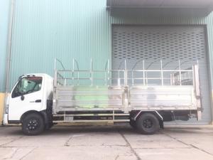 Xe Tải Hino XZU730 Thùng Mui Bạt Bửng Nâng
