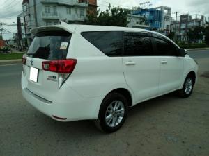 Bán gấp Innova G 2017 số tự động, full option. Xe màu trắng tinh sang trọng