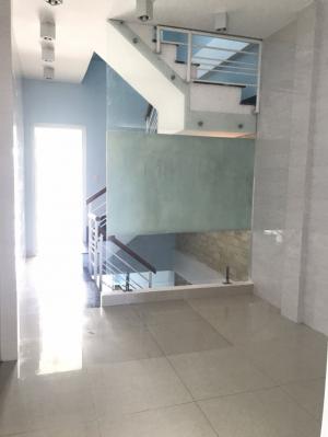 Sở hữu ngay nhà mặt tiền Nguyễn Tất Thành chưa qua cầu vượt.