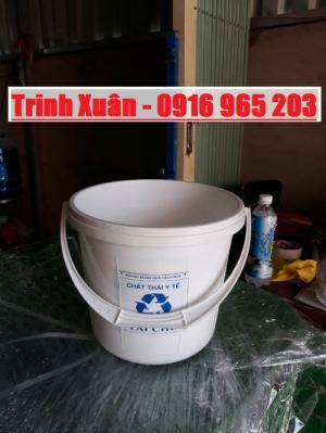 xô 5 lít màu trắng xe tiêm