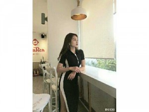 Đầm body đen phối trắng