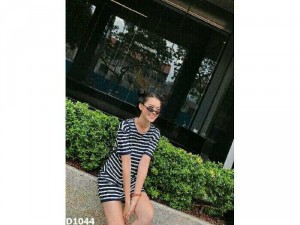 Đầm suông sọc ngang