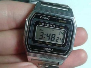 Đồng hồ nam, hiệu CASIO điện tử.