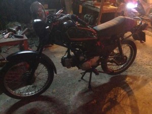 xe win cafe racer bay ngay trong đêm
