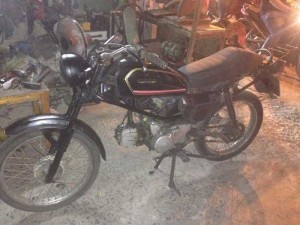 xe win cafe racer bay ngay trong đêm