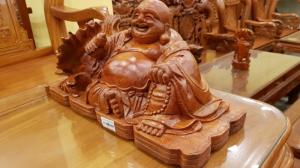 Tượng di lặc ngồi bắp cải mang ý nghĩa sâu sắc