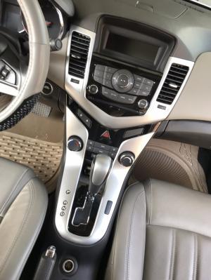 Bán Chevrolet Cruze LTZ 1.8AT màu trắng số tự động sản xuất 2015 biển Sài Gòn đi 38000km