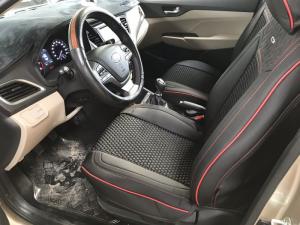Bán Hyundai Accent 1.4MT màu vàng cát số sàn sản xuất cuối 2018 bản đủ options đi 1.900km