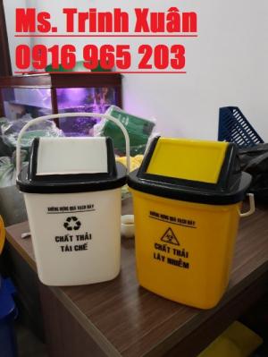 thùng rác y tế 5 lít treo xe tiêm nắp bập bênh