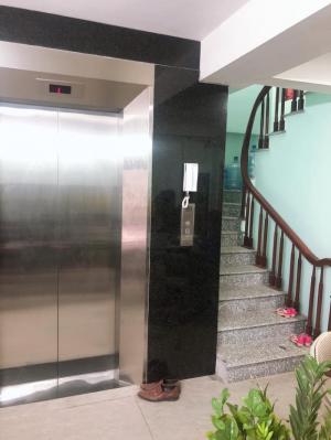 Bán tòa nhà văn phòng phố Lê Trọng Tấn, 6x70m2, mặt tiền 6m