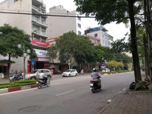 Bán nhà mặt phố view Hồ tây cực đẹp. Giá 9,99 tỷ