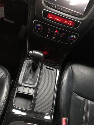 Bán Kia New Sorento GATH 2.4AT màu đen VIP máy xăng số tự động sản xuất 2015 biển Sài Gòn đi đúng 49000km
