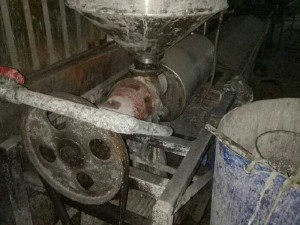 Sang nhượng xưởng bún tươi