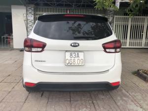Bán Kia Rondo 2.0MT màu trắng camay số sàn sản xuất 2018 biển tỉnh đi đúng 34000km