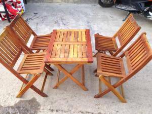 bàn ghế gổ cafe giá rẻ tại xưởng sản xuất HGH 463