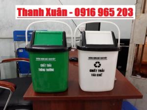 thùng rác bập bênh 5 lít xe tiêm