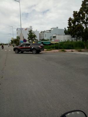 Vợ chồng tôi bán 600M2 đất, SHR, gần KCN,sát chợ , BV