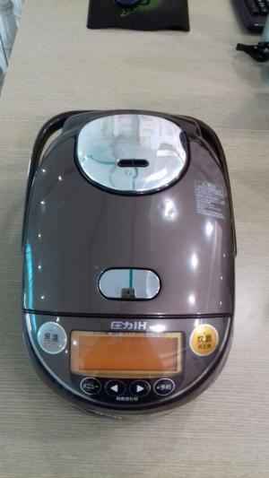 Nồi cơm điện zojiroshi Np-ZA10