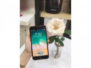Cần bán iphone 8Plus-64-Red máy trưng bày