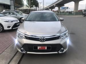 Bán Xe Toyota Camry 2.0e Đời 2016, Màu Vàng, Giá Tốt Khi Khách Hàng Xem Mua Xe Trước Tết