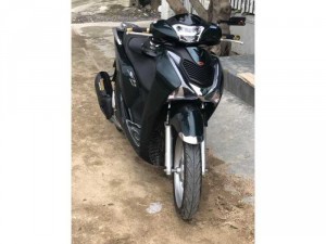 Cần bân gấp xe SH đời 2018 như hình, chỉ mới mua dc 6 tháng