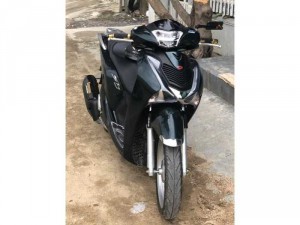 Cần bân gấp xe SH đời 2018 như hình, chỉ mới mua dc 6 tháng