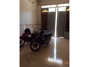 Cho thuê nhà mặt tiền đường 10m