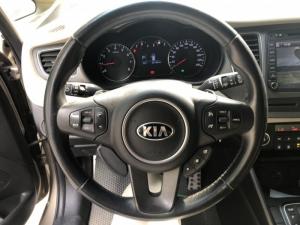Bán Kia Rondo GAT 2.0AT máy xăng màu vàng cát số tự động sản xuất 2017 mẫu mới
