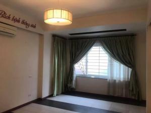 Chính chủ bán gấp nhà phố cổ Nguyễn Khuyến thang máy 38m *7 tầng mt 4,2m
