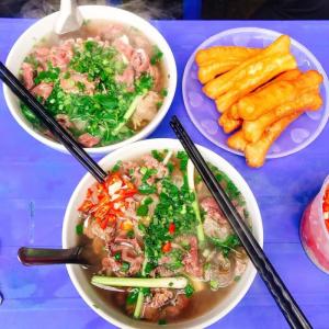 Cho thuê cửa hàng tại Nguyễn Sơn, dân cư đông đúc, kinh doanh tốt mọi mặt hàng.