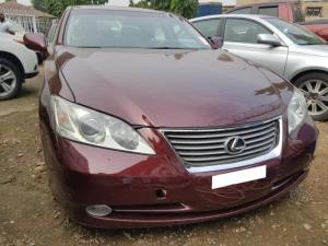 Dư xe cần bán xe Lexus Es350 đời 2009 màu đỏ mận