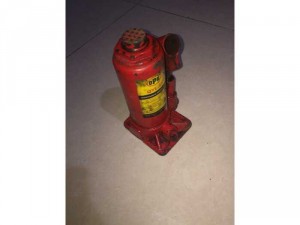 Kích thuỷ lực đỏ loại nhỏ