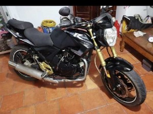 Cb125r màu đen oder 22 ngàn km.