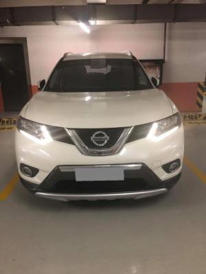 Bán xe Nissan X-Trail đời 2017 đk 2018 màu trắng biển tp