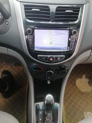 Hyundai Accent màu ghi đời 2011