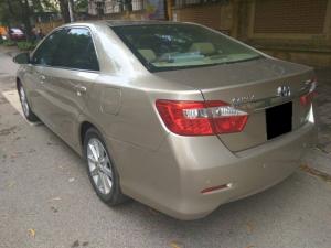 Cần bán xe Camry 2014, bản 2.5G, màu vàng cát