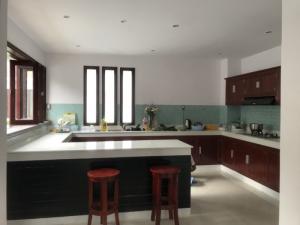 Đi Định Cư, Bán Gắp Nhà 1 Trệt 2 Lầu 95M2, Hoàng Văn Thụ - Tân Bình