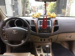 Bán gấp xe Toyota Fortuner 2011 tự động máy xăng